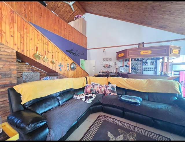 21,437M² SMALLHOLDING FOR SALE IN VAALVIEW